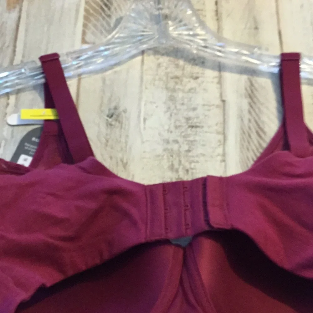 5 Bali “Breathe” wireless comfort bras